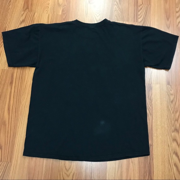 Johnny Cash Flipping the Bird T-shirt - Picture 4 of 7